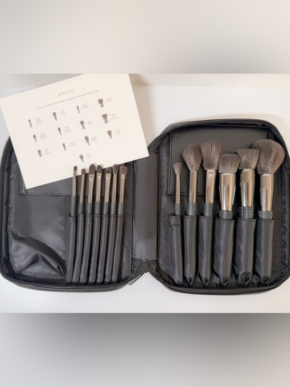 LARUCE Ann 13 Pc Brush Set w/ Case Midnight + 1 Bonus Brush (14 Total) - Picture 4 of 12
